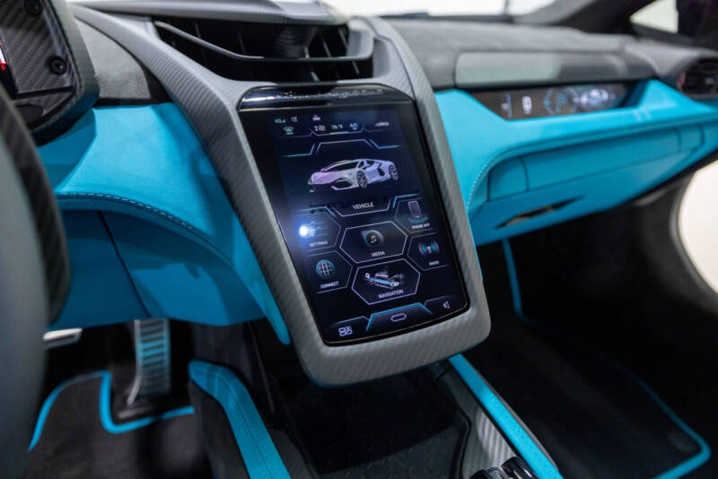 2025 Lamborghini Revuelto