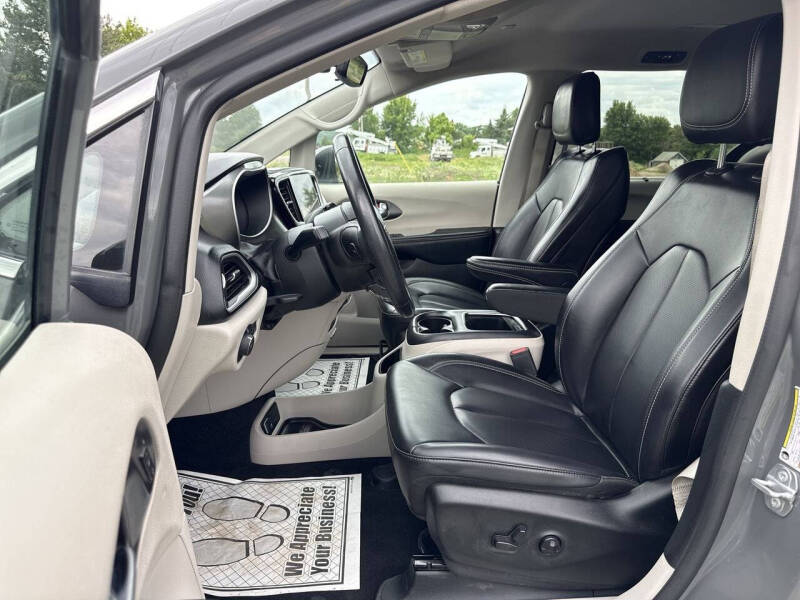 2023 Chrysler Pacifica Touring L
