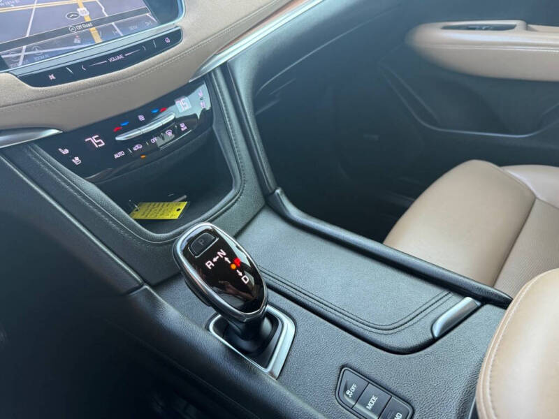 2018 Cadillac XT5 Platinum