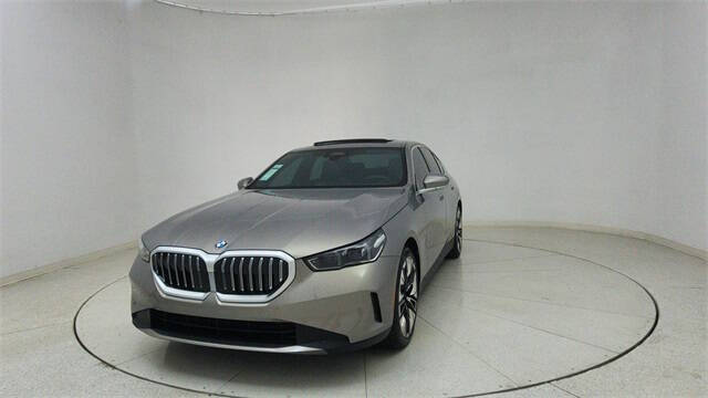 2025 BMW 5 Series 530i