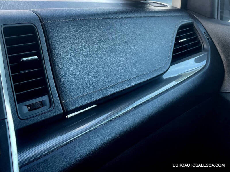 2018 Toyota Sienna SE Premium 8-Passenger