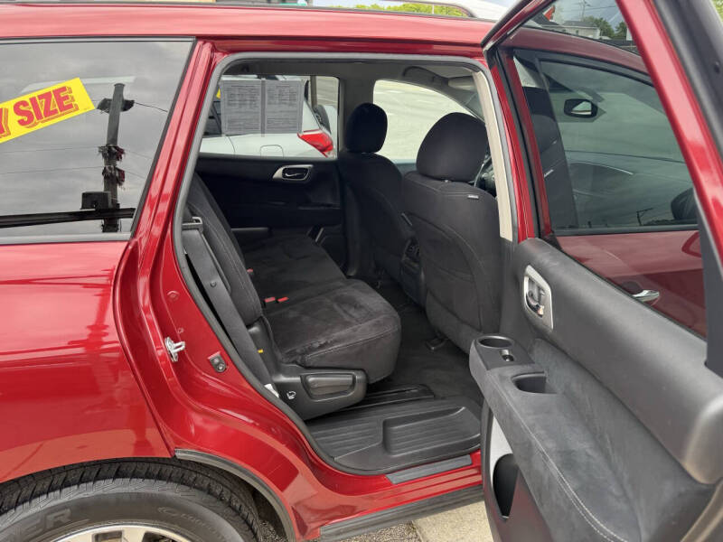 2016 Nissan Pathfinder SV