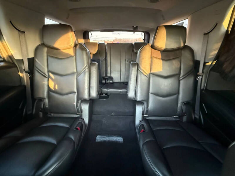 2016 Cadillac Escalade Luxury Collection