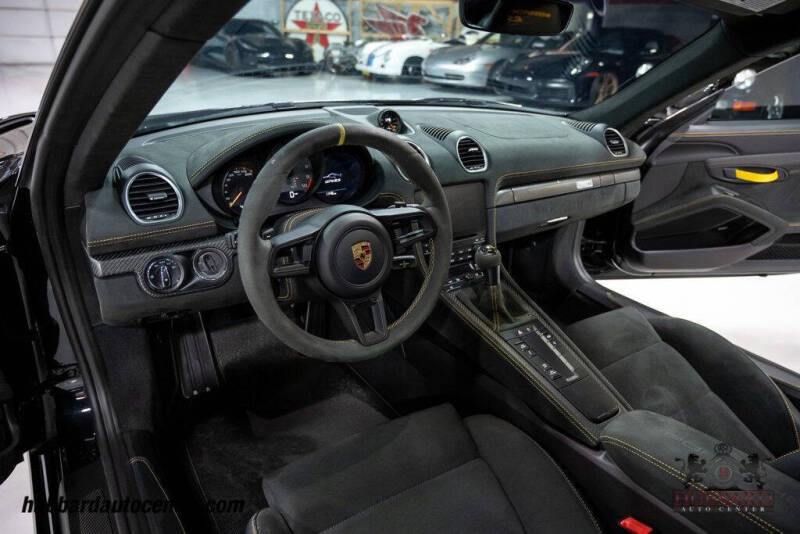 2023 Porsche 718 Cayman GT4 RS