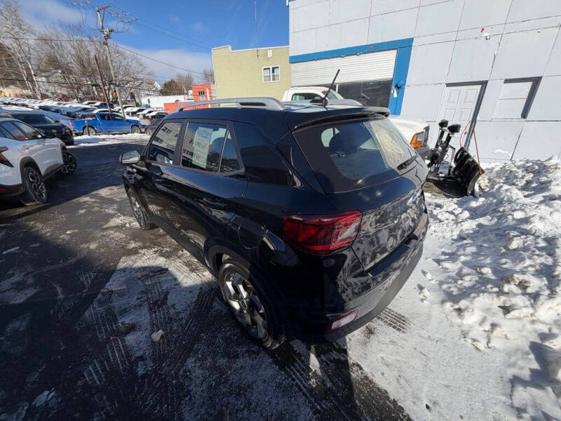 2023 Hyundai Venue SEL