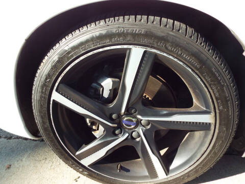 2016 Volvo V60 T6 R-Design Platinum