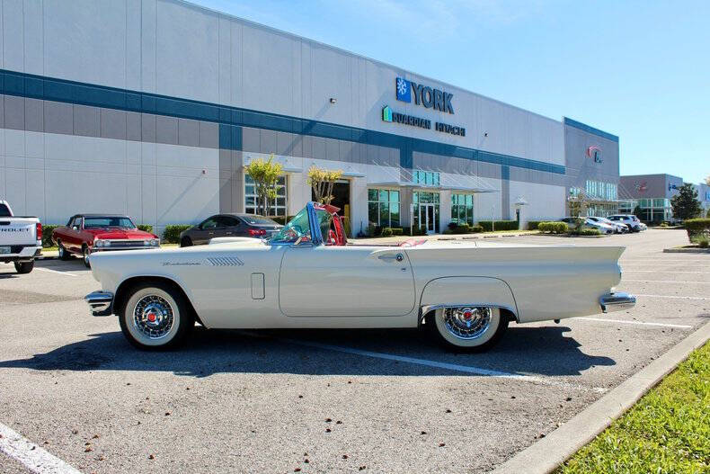 1957 Ford Thunderbird