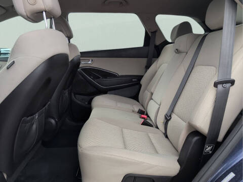 2017 Hyundai Santa Fe SE