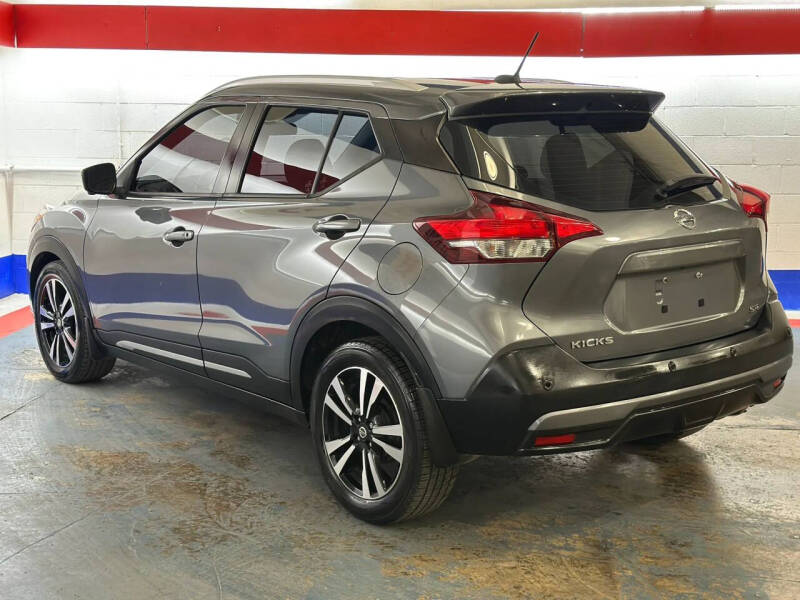 2020 Nissan Kicks SR