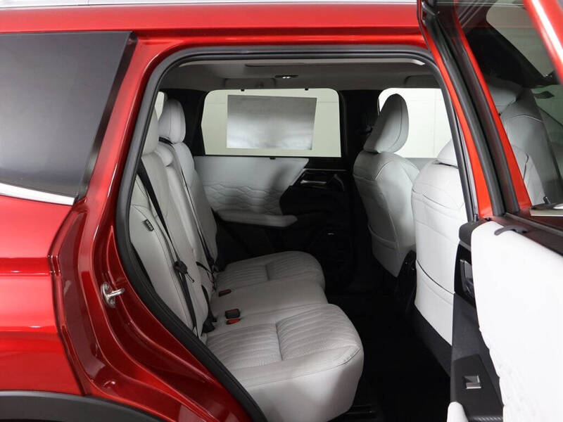 2025 Mitsubishi Outlander SEL