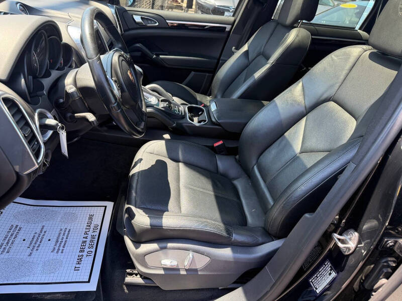 2014 Porsche Cayenne Platinum
