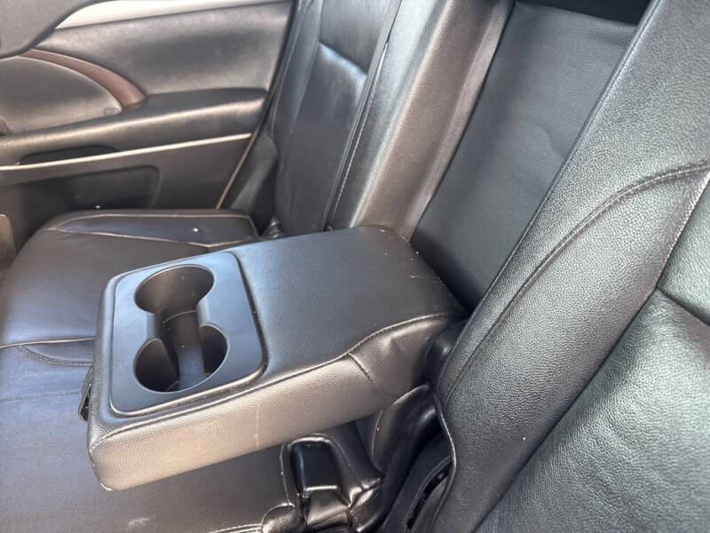 2014 Toyota Highlander LE