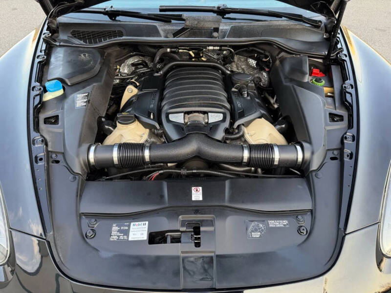 2013 Porsche Cayenne GTS