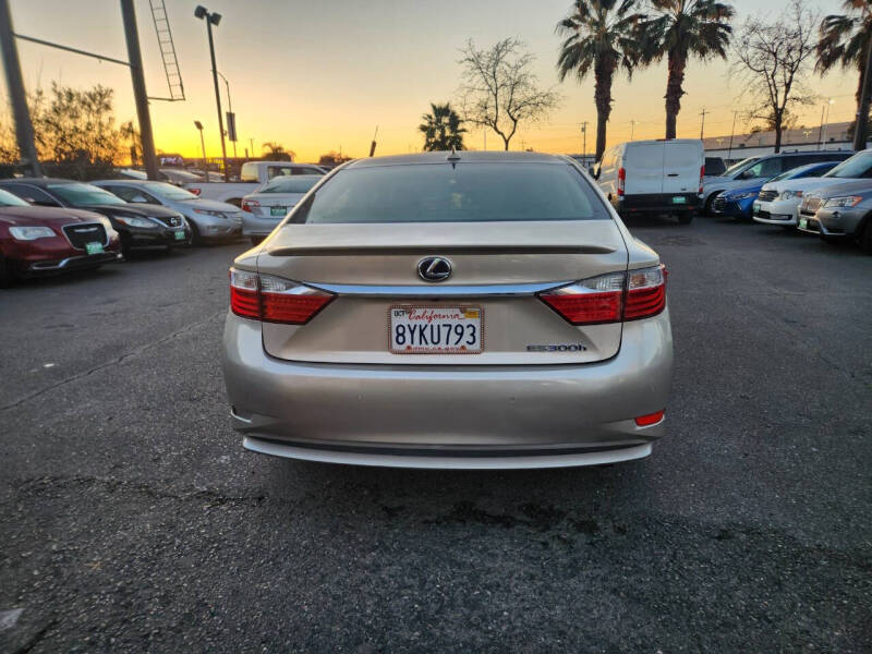 2013 Lexus ES 300h