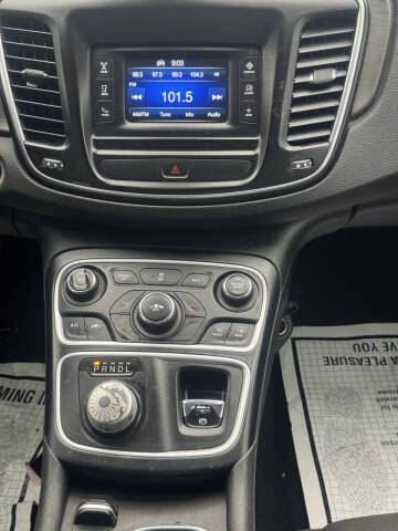 2016 Chrysler 200 Limited