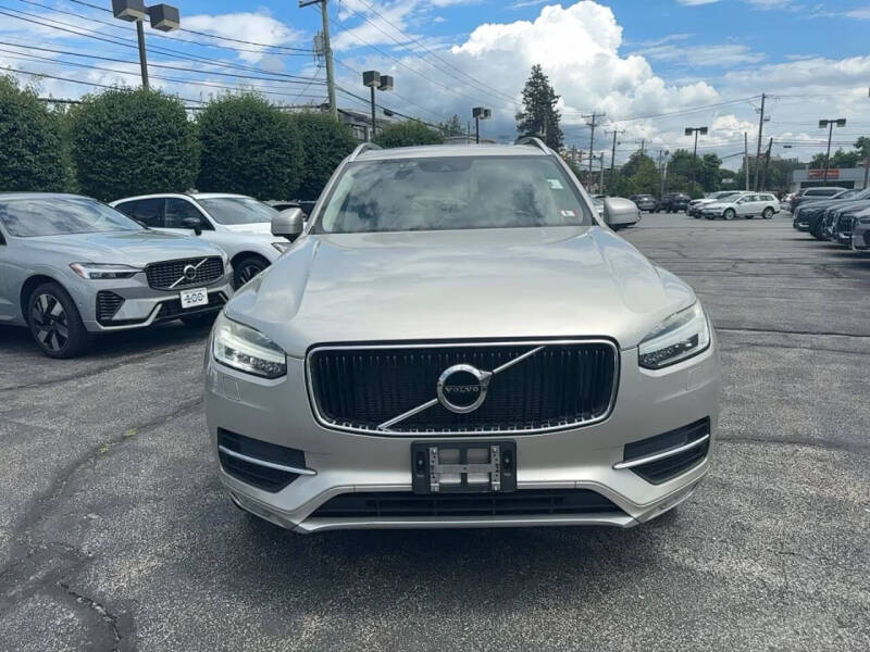 2016 Volvo XC90 T6 Momentum