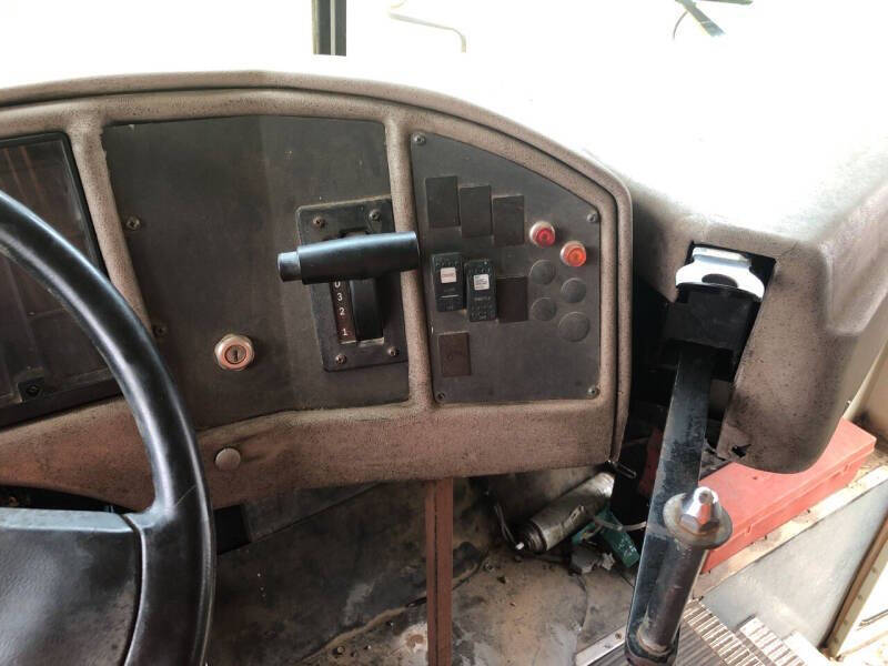 2001 International 3000IC