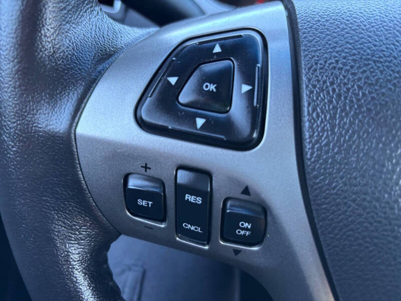 2015 Ford Taurus SEL
