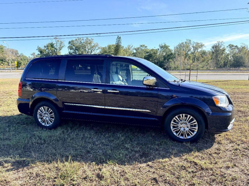 2015 Chrysler Town and Country Touring-L