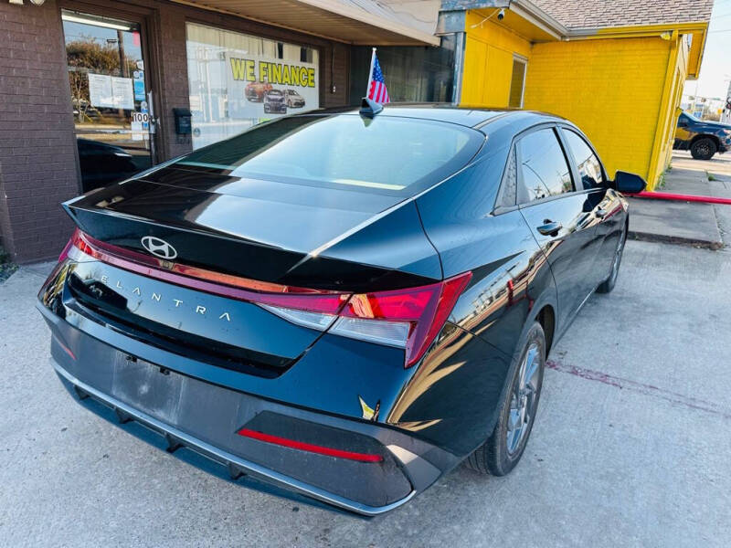 2024 Hyundai Elantra SEL