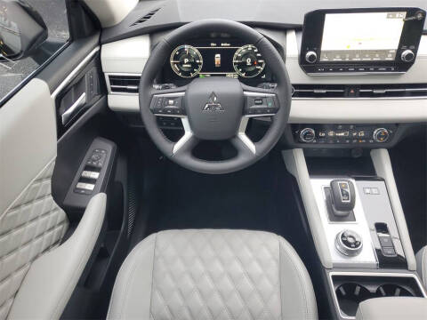 2025 Mitsubishi Outlander PHEV SEL