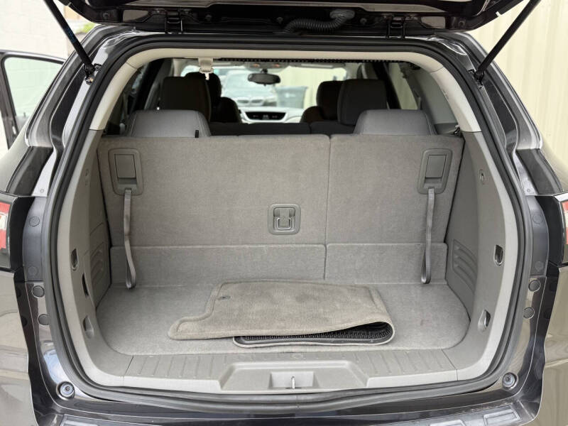 2017 Chevrolet Traverse LS