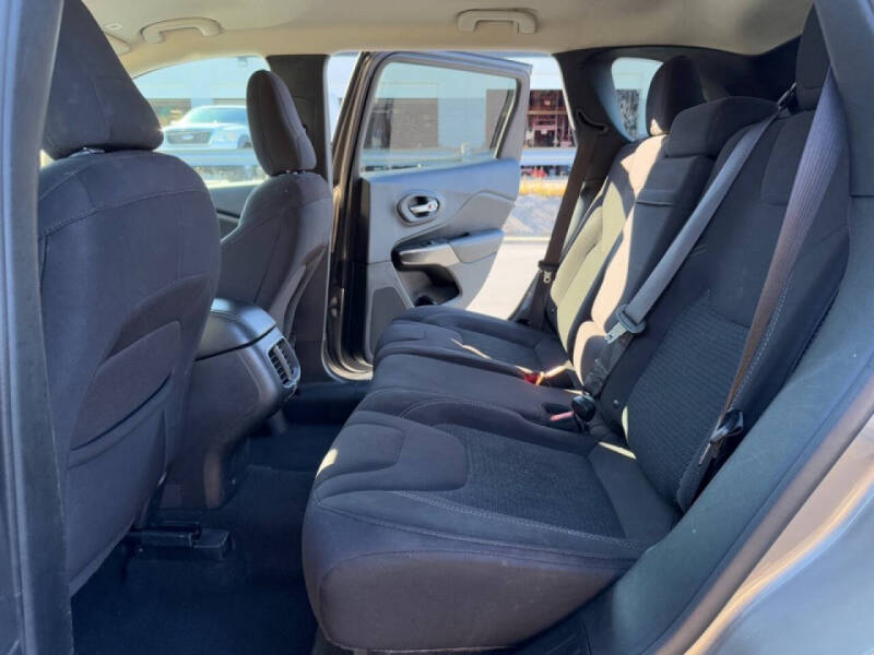 2019 Jeep Cherokee Latitude