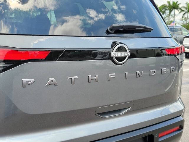 2026 Nissan Pathfinder SV