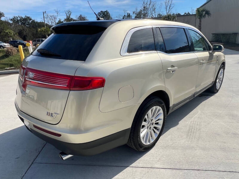2010 Lincoln MKT