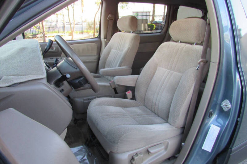 2002 Toyota Sienna CE