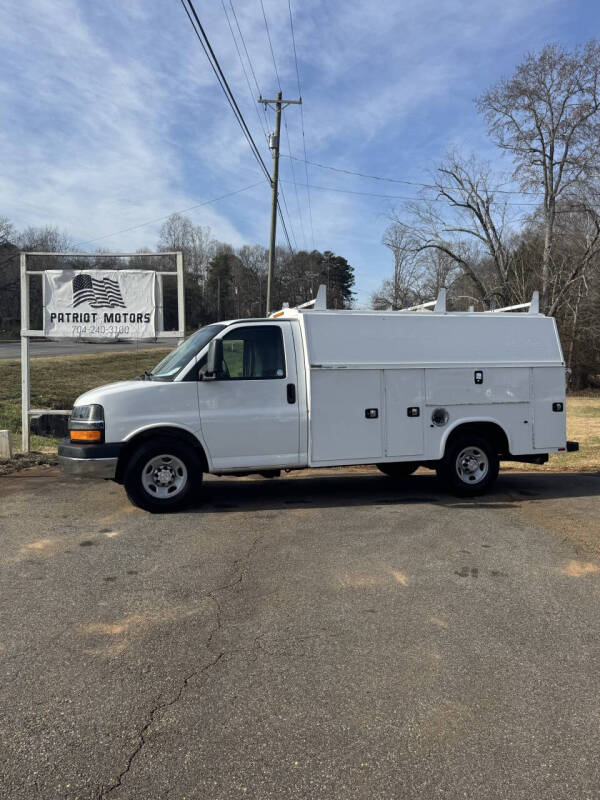 2017 Chevrolet Express Cutaway Base's photo