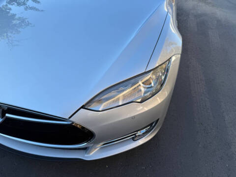 2013 Tesla Model S Performance