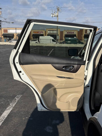 2016 Nissan Rogue SV