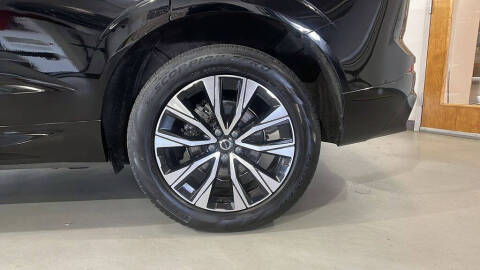 2024 Volvo XC60 B5 Plus Dark Theme