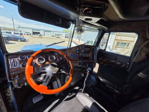 2001 Freightliner Conventional XL
