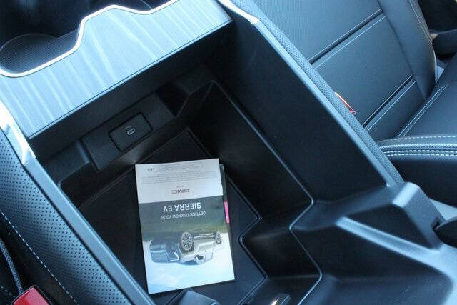 2025 GMC Sierra EV Denali