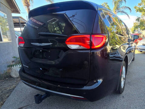 2017 Chrysler Pacifica Touring Plus