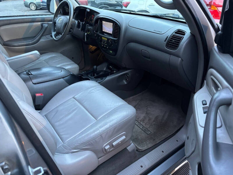 2003 Toyota Sequoia SR5