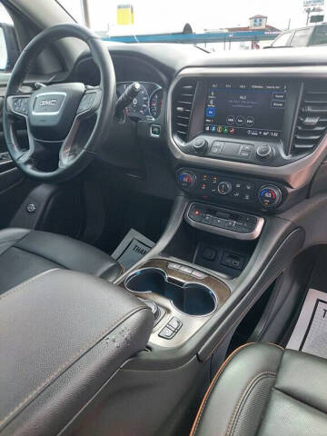 2023 GMC Acadia AT4
