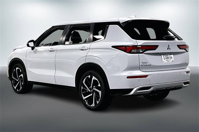 2022 Mitsubishi Outlander SE
