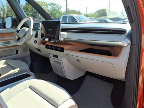 2025 Volkswagen ID. Buzz Pro S Plus 4Motion