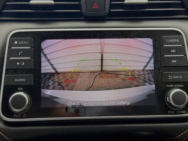 2022 Nissan Versa SR