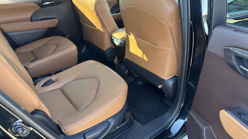 2020 Toyota Highlander Hybrid Platinum