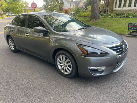 2014 Nissan Altima for sale at Via Roma Auto Sales in Columbus OH