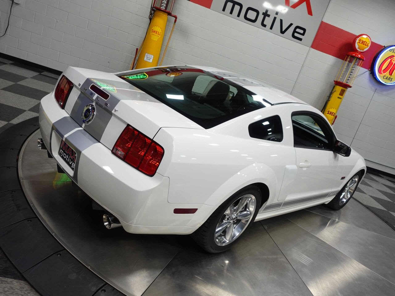 2007 Ford Mustang 54