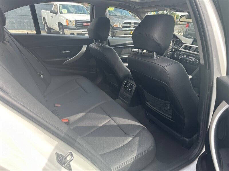 2018 BMW 3 Series 320i