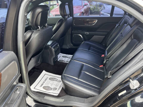 2017 Lincoln Continental Premiere
