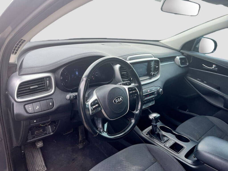 2019 Kia Sorento S V6
