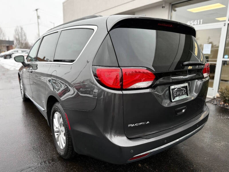 2017 Chrysler Pacifica Touring-L