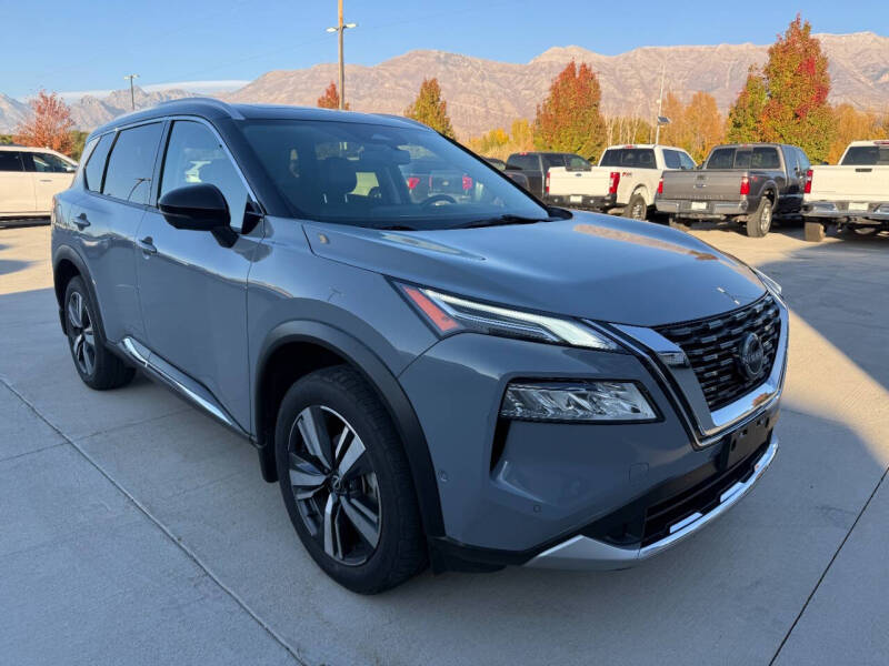 2023 Nissan Rogue Platinum's photo